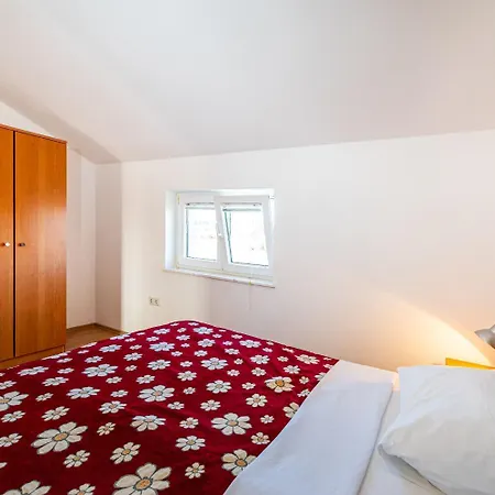 Ivan Apartman